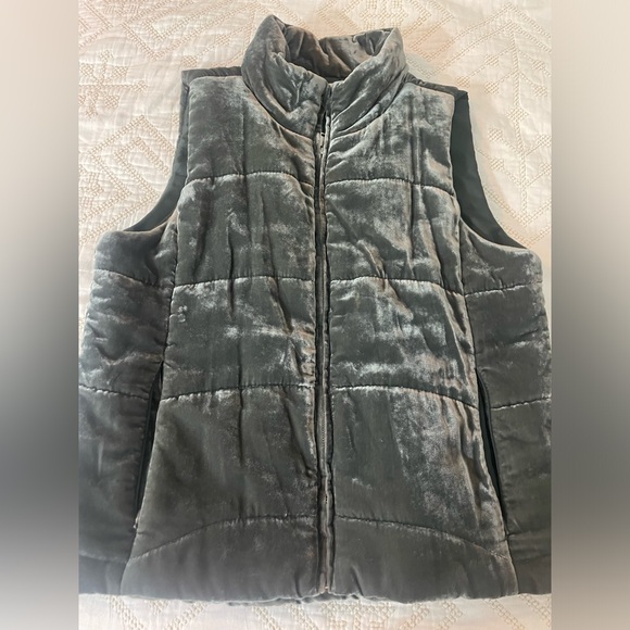 Women’s LOFT Vest - Dark Green - Picture 3 of 5